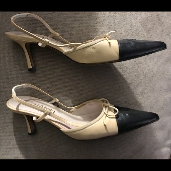Authentic CHANEL Iconic Cap Toe Slingbacks Heels - Picture 5 of 5